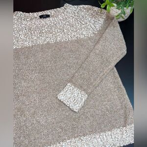 Fate Super Cute Tan & Cream Crewneck Pullover sweater Size Medium EUC